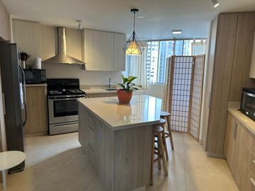 SE VENDE HERMOSO Y ELEGANTE DEPARTAMENTO EN MIRAFLORES