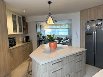 SE VENDE HERMOSO Y ELEGANTE DEPARTAMENTO EN MIRAFLORES