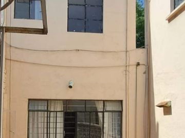 Casa doble en venta para escuela, comercio o cafetería
