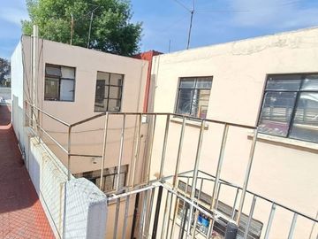 Casa doble en venta para escuela, comercio o cafetería