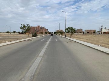 VENDO GRAN  TERRENO EN BOULEVARD