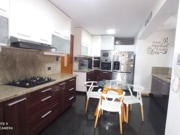 VENTA DE DEPARTAMENTO EN SAN BORJA CON PISCINA