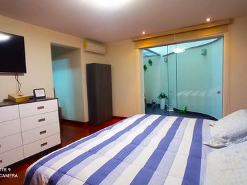 VENTA DE DEPARTAMENTO EN SAN BORJA CON PISCINA