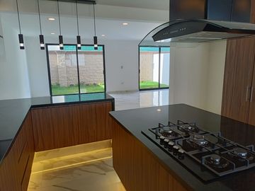 VENTA DE CASA, 4 RECÁMARAS EN LOMAS DE ANGELÓPOLIS 3, PARQUE CHIHUAHUA, PUEBLA