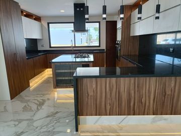 VENTA DE CASA, 4 RECÁMARAS EN LOMAS DE ANGELÓPOLIS 3, PARQUE CHIHUAHUA, PUEBLA
