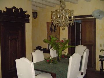 Venta de Casa Colonial de 3 Niveles  en el Barrio San Diego