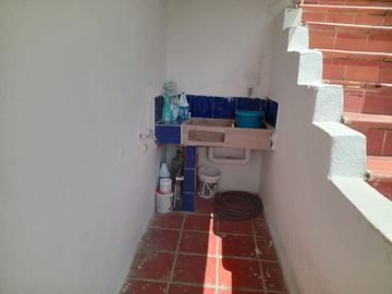 Te vendo esta preciosa casa finca de descanso con cuatro niveles a puerta cerrada, bien barata en Copacabana.