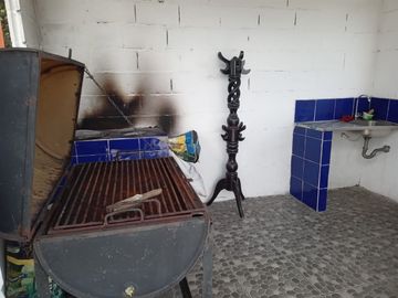 Te vendo esta preciosa casa finca de descanso con cuatro niveles a puerta cerrada, bien barata en Copacabana.