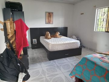 Te vendo esta preciosa casa finca de descanso con cuatro niveles a puerta cerrada, bien barata en Copacabana.