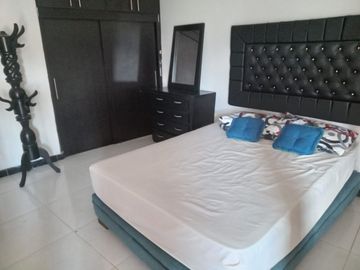 Te vendo esta preciosa casa finca de descanso con cuatro niveles a puerta cerrada, bien barata en Copacabana.