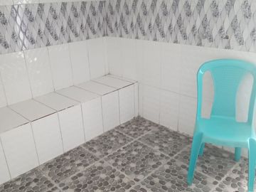 Te vendo esta preciosa casa finca de descanso con cuatro niveles a puerta cerrada, bien barata en Copacabana.