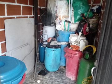 Te vendo esta preciosa casa finca de descanso con cuatro niveles a puerta cerrada, bien barata en Copacabana.