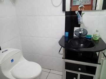 Te vendo esta preciosa casa finca de descanso con cuatro niveles a puerta cerrada, bien barata en Copacabana.