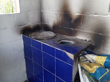 Te vendo esta preciosa casa finca de descanso con cuatro niveles a puerta cerrada, bien barata en Copacabana.