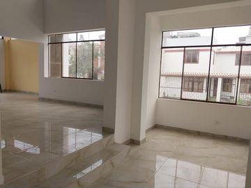 VENTA DE CASA CHACLACAYO URB. GIRASOLES ZONA PLANA