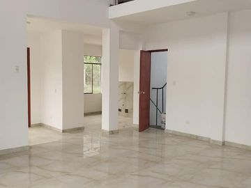VENTA DE CASA CHACLACAYO URB. GIRASOLES ZONA PLANA