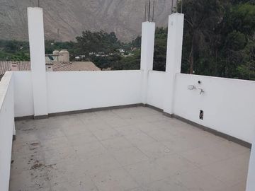 VENTA DE CASA CHACLACAYO URB. GIRASOLES ZONA PLANA