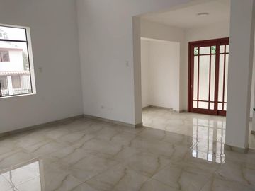 VENTA DE CASA CHACLACAYO URB. GIRASOLES ZONA PLANA