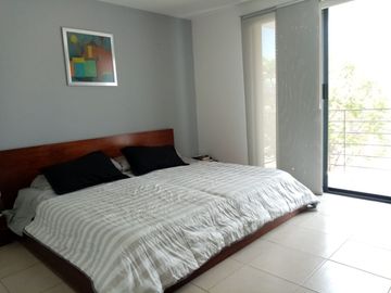 Casa con Roof garden y cuarto de servicio en Cumbres delLago Juriquilla.