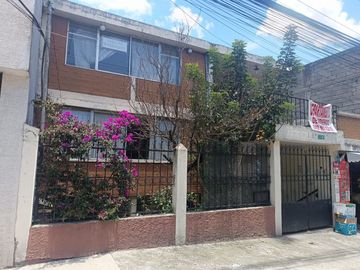 Casa Rentera en Venta - Sector Sur cerca a Colegio Montufar