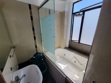Departamento en Venta sector Solca de 105 Metros, los guayacanes, Quito norte