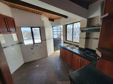 Departamento en Venta sector Solca de 105 Metros, los guayacanes, Quito norte