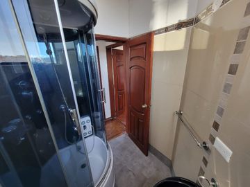 Departamento en Venta sector Solca de 105 Metros, los guayacanes, Quito norte