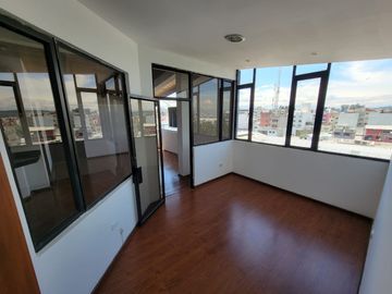 Departamento en Venta sector Solca de 105 Metros, los guayacanes, Quito norte