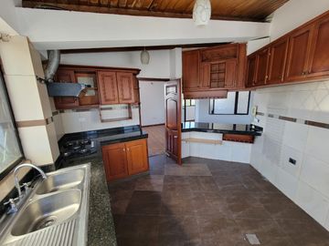 Departamento en Venta sector Solca de 105 Metros, los guayacanes, Quito norte