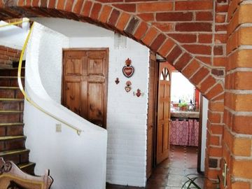 Casa en VENTA…  Santa María La Magdalena Ocotitlán, Zona Residencial de Metepec