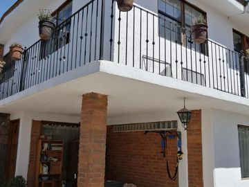 Casa en VENTA…  Santa María La Magdalena Ocotitlán, Zona Residencial de Metepec