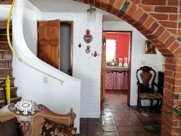 Casa en VENTA…  Santa María La Magdalena Ocotitlán, Zona Residencial de Metepec