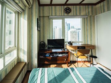2BR Loft Type Unit For Rent/Sale at The Columns Legaspi Village Tower 1, Makati City