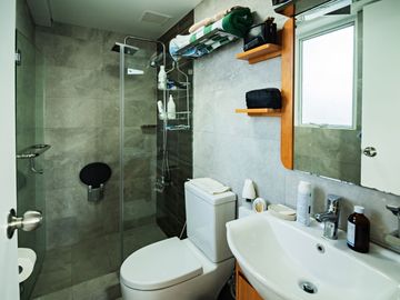 2BR Loft Type Unit For Rent/Sale at The Columns Legaspi Village Tower 1, Makati City