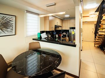 2BR Loft Type Unit For Rent/Sale at The Columns Legaspi Village Tower 1, Makati City