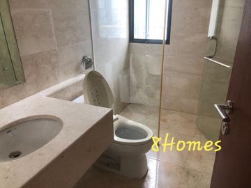Senopati Penthouse 2+1BR Middle Floor Private Lift