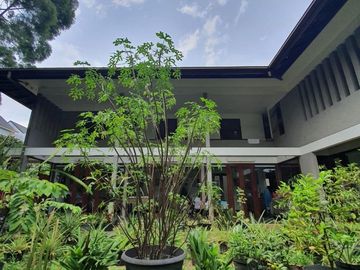 RUMAH ASRI dgn TAMAN at Jl CEMPAKA / BINTARO, JAKSEL
