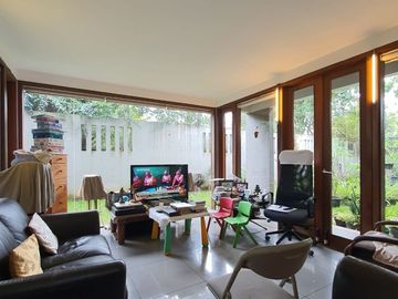 RUMAH ASRI dgn TAMAN at Jl CEMPAKA / BINTARO, JAKSEL