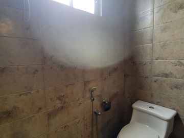 En venta lujosa y moderna casa Urbanización Laguna del Sol, via a Samborondon