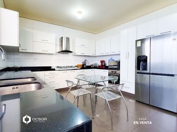 Se vende casa en Residencial La Angostura