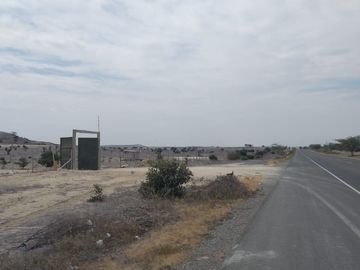 AMPLIO  TERRENO EN VENTA – CARRETERA PIURA - PAITA
