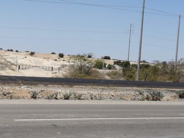 AMPLIO  TERRENO EN VENTA – CARRETERA PIURA - PAITA