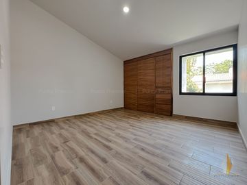 Casa en Venta en Valle Real de Lujo con Amenidades, Zona Real Zapopan