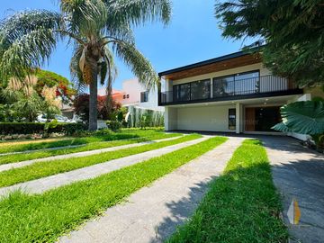 Casa en Venta en Valle Real de Lujo con Amenidades, Zona Real Zapopan