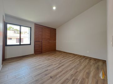 Casa en Venta en Valle Real de Lujo con Amenidades, Zona Real Zapopan