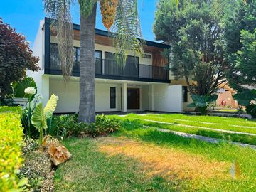 Casa en Venta en Valle Real de Lujo con Amenidades, Zona Real Zapopan