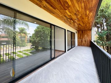 Casa en Venta en Valle Real de Lujo con Amenidades, Zona Real Zapopan