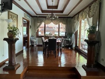 Rumah Villa Desain Jawa Bali Klasik Di Ampera Kemang Jakarta Selatan