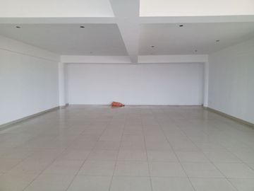 OFICINA EN ALQUILER DE 243 m2 CERCA AL PUENTE SANTA ANITA