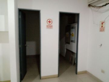 OFICINA EN ALQUILER DE 243 m2 CERCA AL PUENTE SANTA ANITA